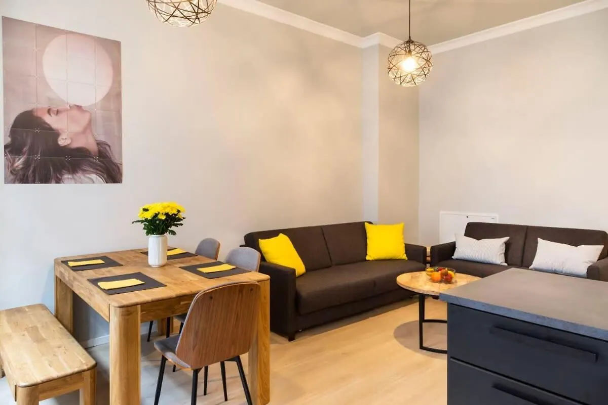 Two Br And Two Bth Plus Self Checkin Plus Street Parking Berlin Apartment
